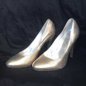 Jessica Simpson gold and silver pumps high heels